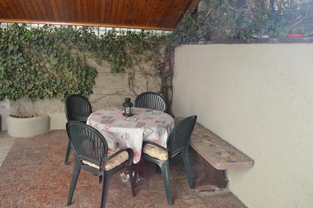 דירות מנדלו דל לאריו Betty'S House מראה חיצוני תמונה